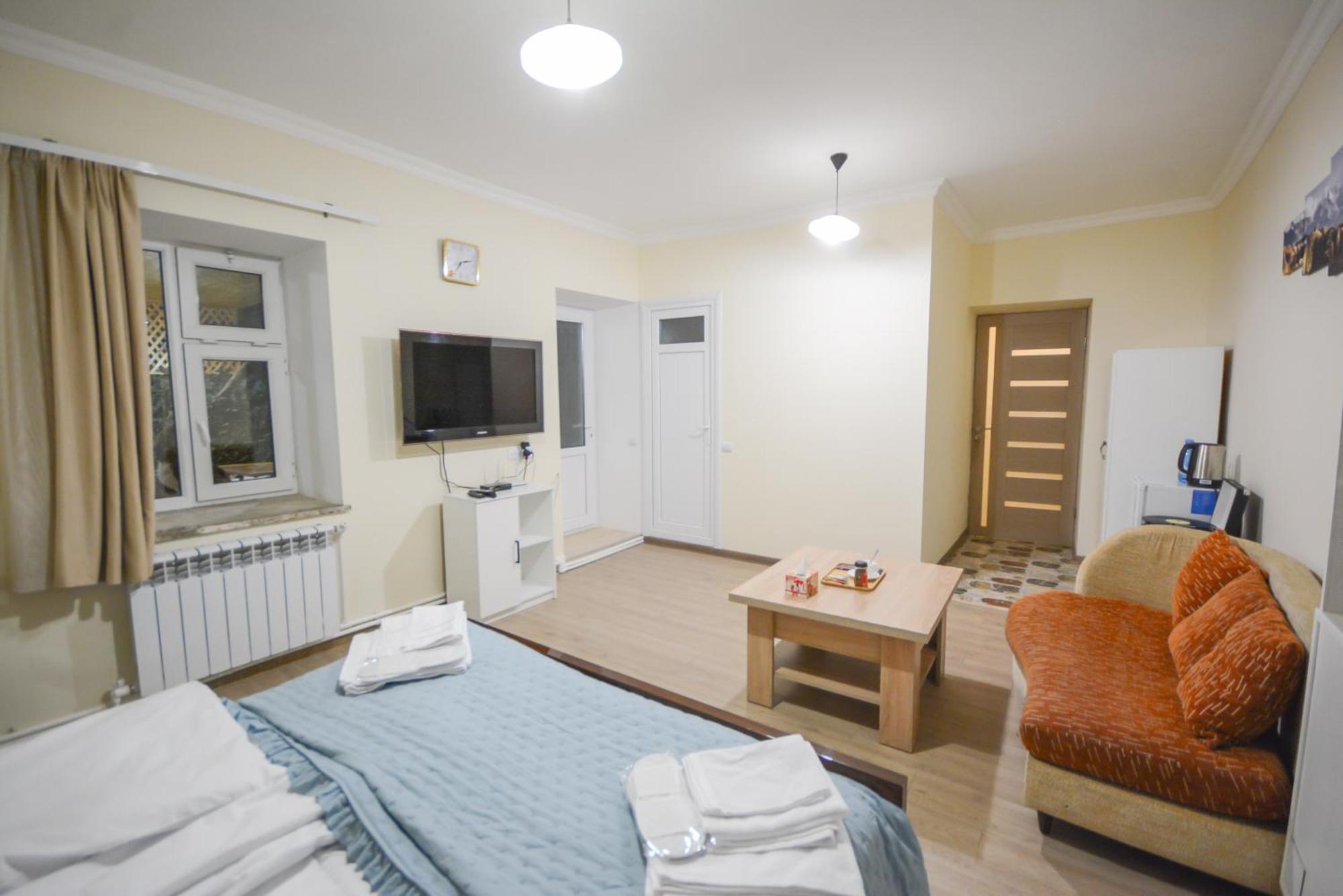 Eleven - 11 Hotell Yeghegnadzor Exteriör bild
