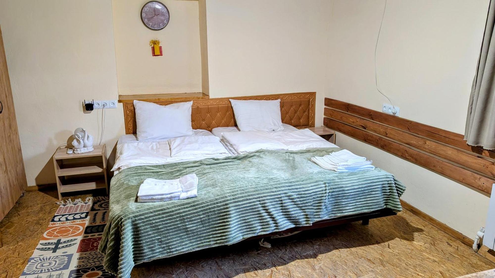 Eleven - 11 Hotell Yeghegnadzor Exteriör bild
