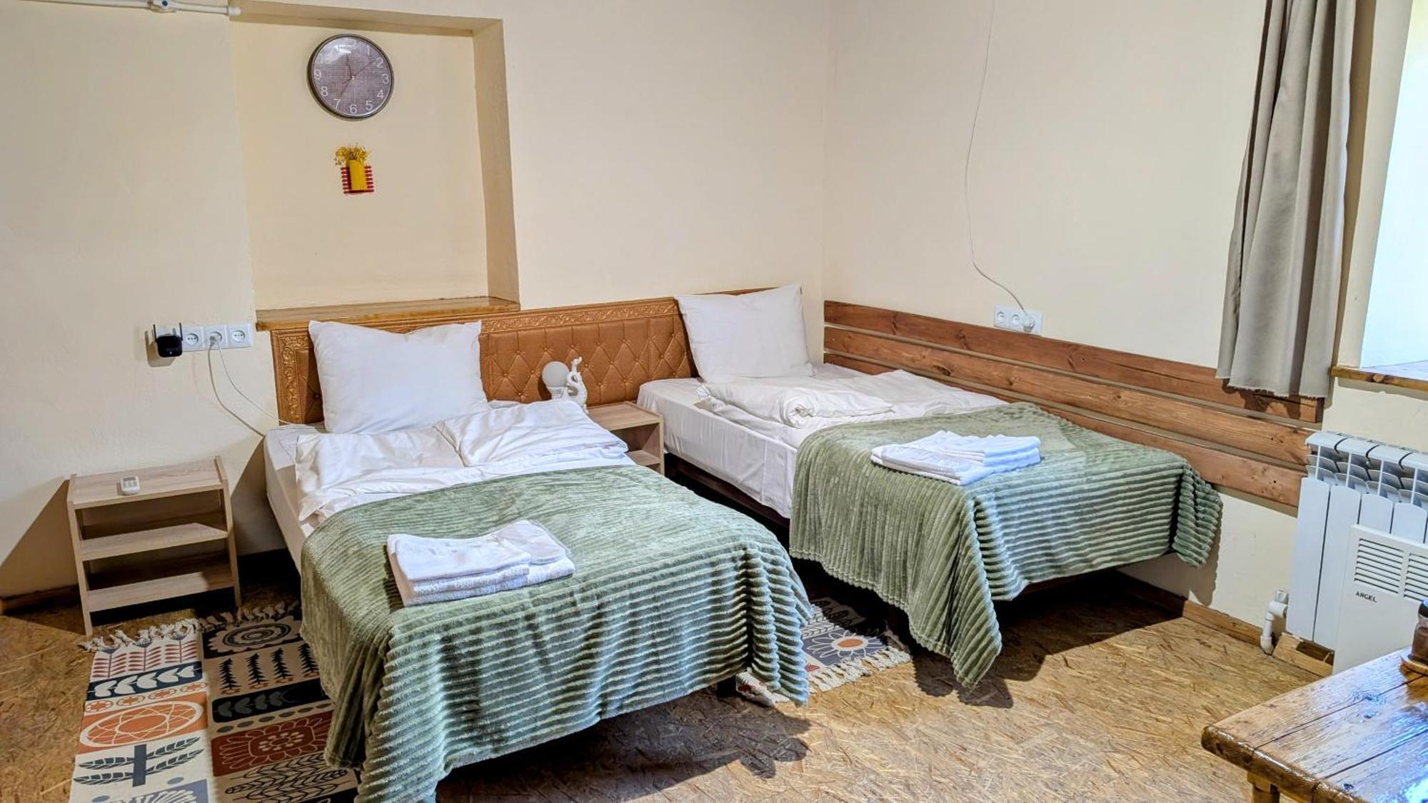 Eleven - 11 Hotell Yeghegnadzor Exteriör bild